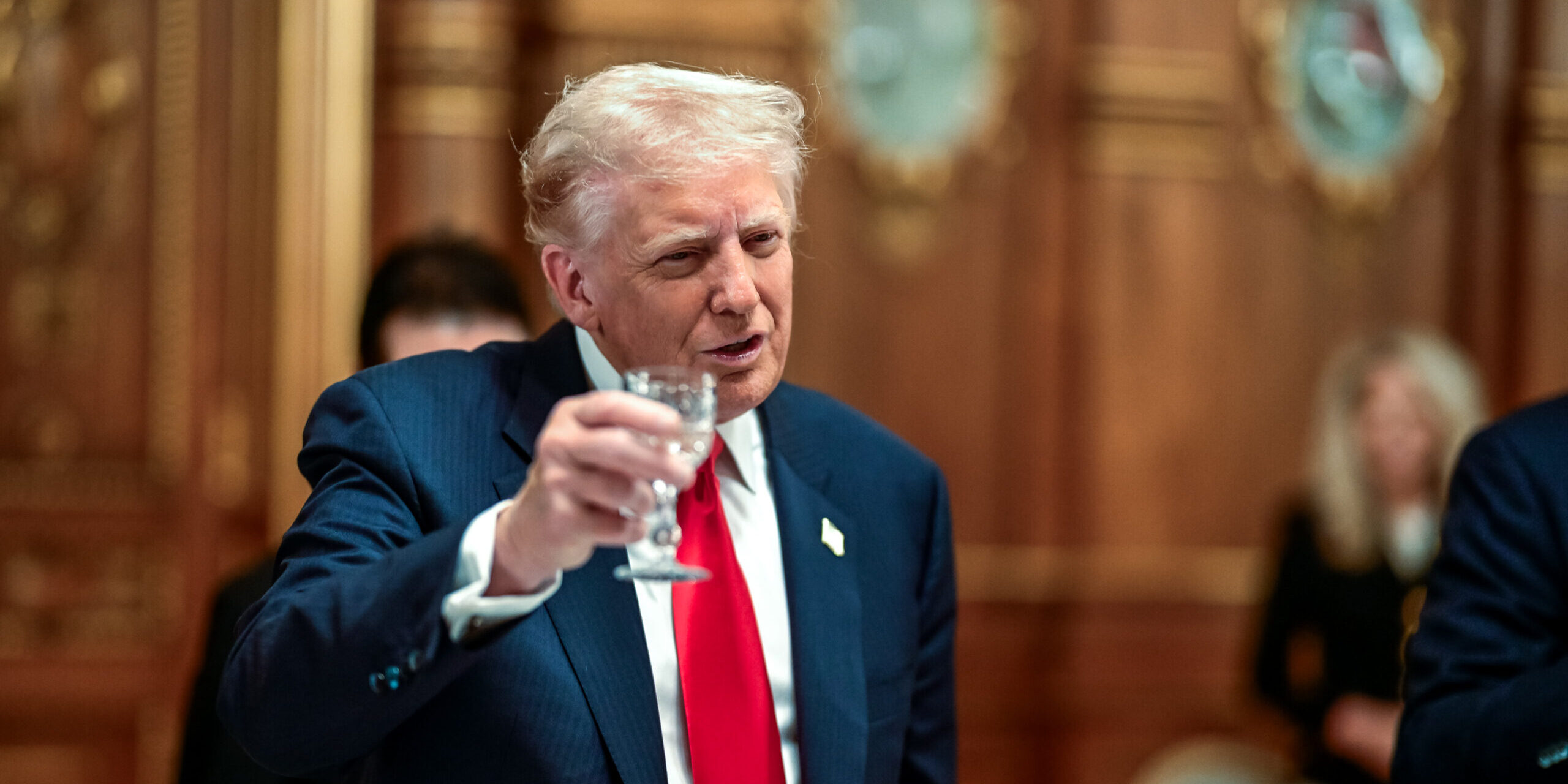 Fed Estimates Strong 5.3% Growth in Q4 GDP.